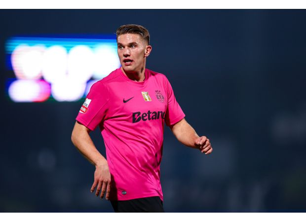 Man Utd in early negotiations for Viktor Gyokeres transfer from Sporting.