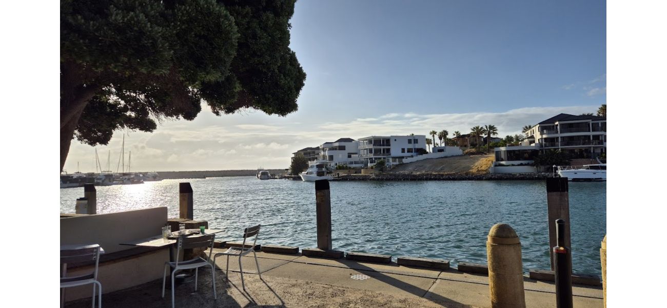 Perth coast capsizing kills one, injures another.