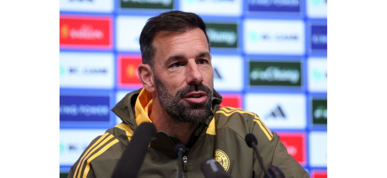 Leicester's new manager Ruud van Nistelrooy shares his surprise at aspects of his previous job at Manchester United.