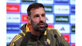 Leicester's new manager Ruud van Nistelrooy shares his surprise at aspects of his previous job at Manchester United.