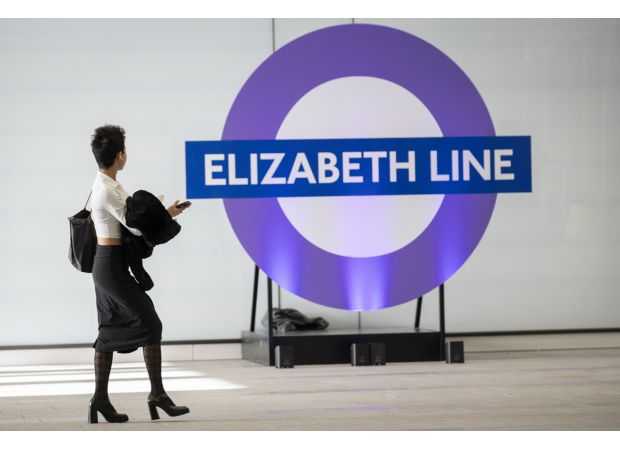 Transport chaos at Heathrow due to delays on the Elizabeth and Piccadilly lines.
