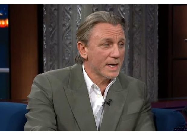 TV host who mispronounced Daniel Craig's name for years gets a lesson from the actor himself.