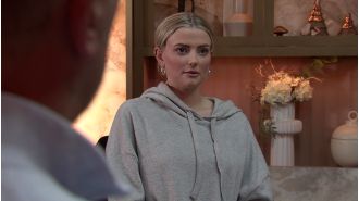 The fate of a popular Corrie couple is decided as they reach a final agreement to split up.