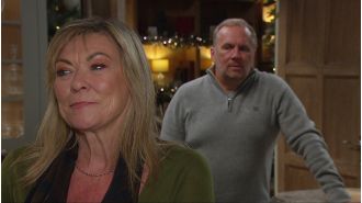 An unknown enemy disrupts Kim's Christmas revenge plan in a new twist on Emmerdale.