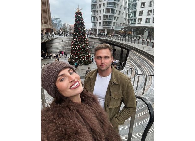 Ferne McCann and her fiance Lorri Haines are back together, dispelling split rumors as they share the same bed again.