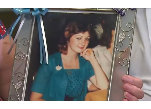 New evidence sparks renewed efforts to solve the 44-year-old murder of Annette's killer, as the old alibis begin to crumble.