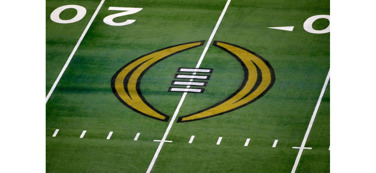 Oregon leads in CFP rankings as Alabama joins projected group, replacing Miami.