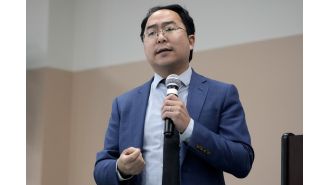 Temporary NJ senator will resign to allow Andy Kim to take office.
