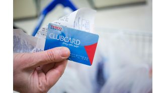 Tesco revamps Clubcard, offering discounts for EasyJet vacations.