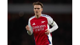 Where can I watch Arsenal vs Man Utd on TV tonight for free in the UK?