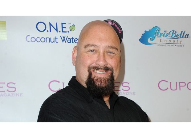 Actor Scott L. Schwartz, known for his role in Ocean's Eleven, passed away at the age of 65. Co-star George Clooney paid tribute to him.