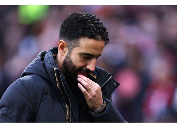 Former Manchester United striker Louis Saha reveals his desire to have an Arsenal player on his former team.