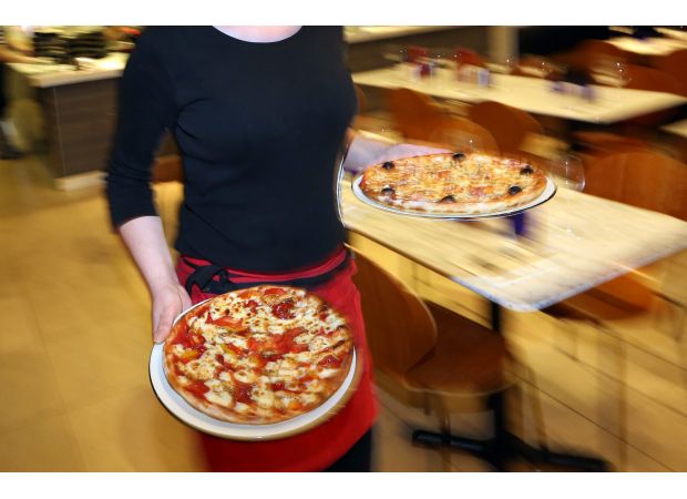 Get lunch from PizzaExpress at Tesco with the new 'pizza pod' option.