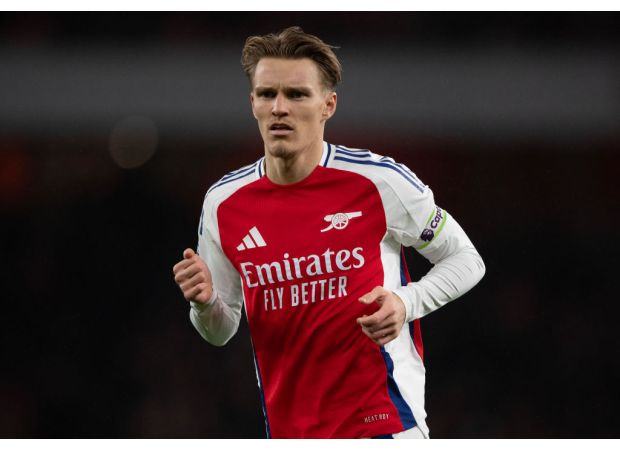 Where can I watch Arsenal vs Man Utd on TV tonight for free in the UK?