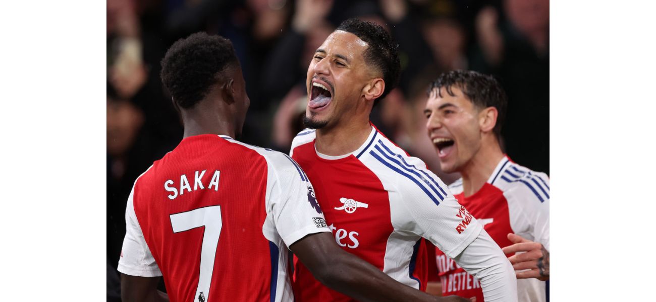 Fans of Manchester United are angry about a controversial play made by a player during a goal against Arsenal.