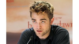 Robert Pattison believes he was under some kind of influence when he made a strange false statement during a television interview.