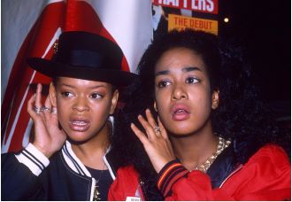 Samantha Lawrence, a member of the group Wee Papa Girl Rappers, has passed away at the age of 55.