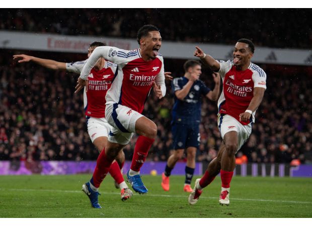 Sky Sports pundit Paul Merson gives his opinion on Arsenal and Chelsea's chances of winning the Premier League, following Liverpool's draw against Newcastle.