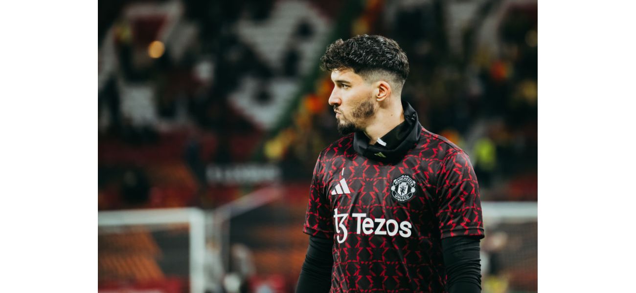 Man United worried that potential coach Erik ten Hag may not stay with the team.