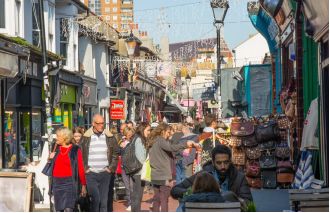 A UK map displays the disposable income of citizens, revealing the wealth of your neighbors.