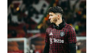 Man United worried that potential coach Erik ten Hag may not stay with the team.
