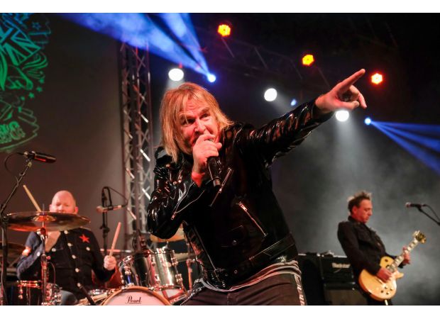 80s rock icon with a final opportunity for medical intervention against aggressive cancer.