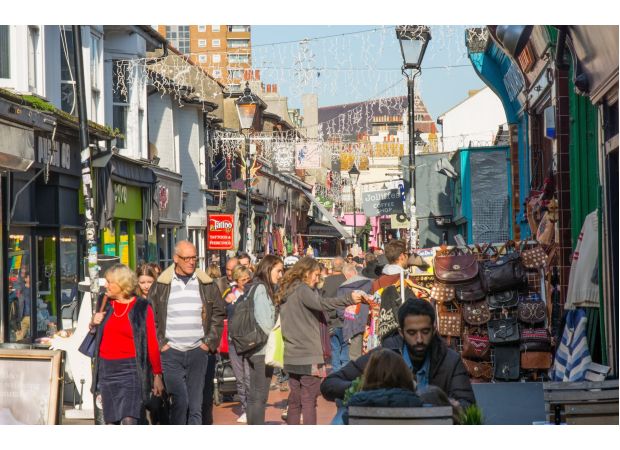 A UK map displays the disposable income of citizens, revealing the wealth of your neighbors.