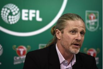 Footballer Emmanuel Petit criticizes underperforming player from Chelsea and Arsenal who has lost their drive.
