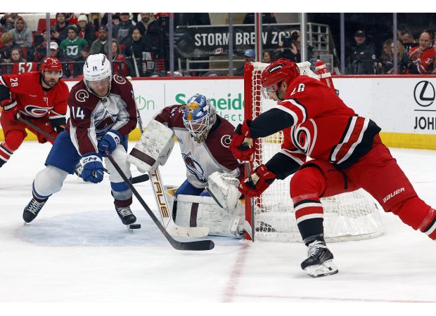 Hurricanes dominate Avalanche in Wedgewood's debut, secure win in final stretch.