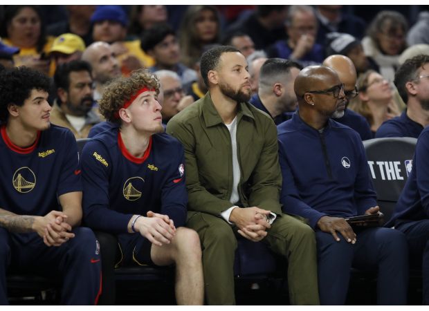 Hopeful Golden State team believes Steph Curry and Draymond Green will quickly return to action.