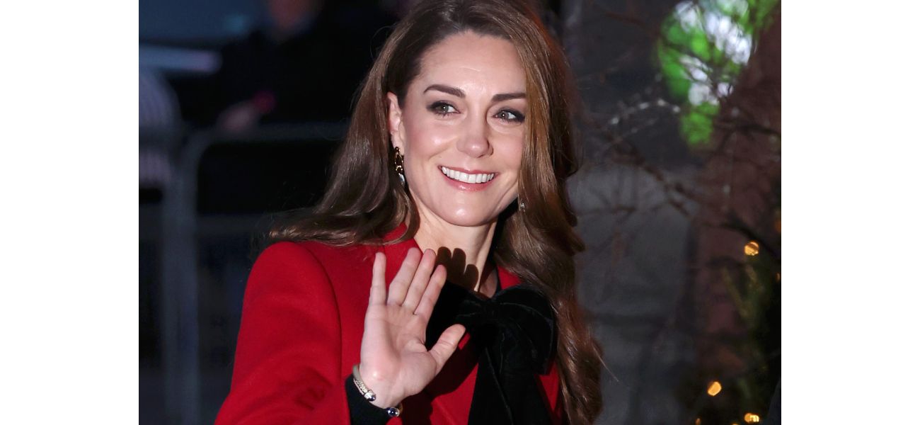 Kate Middleton adds holiday flair to previous ensemble for special Christmas carol event.