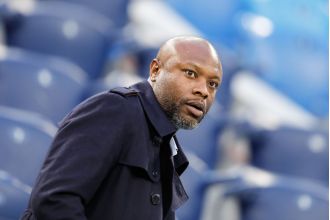 Ex-player William Gallas says his old team won't win the Premier League next season.