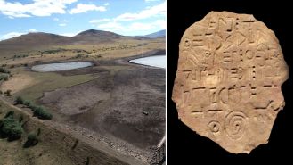 Experts stumped by new language on ancient tablet.