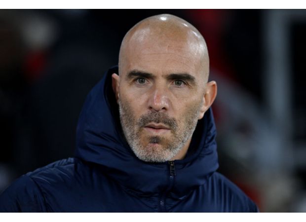 Maresca cautions Chelsea player after being benched from main squad.