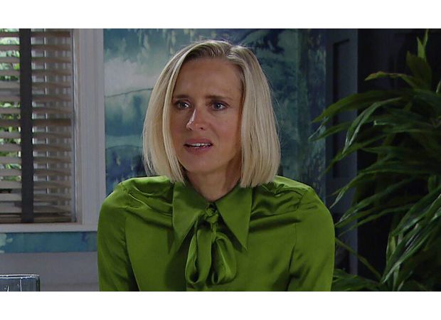 A star from Emmerdale quits and returns home due to a series of unfortunate events, realizing life is too short.