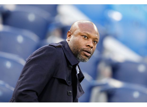 Ex-player William Gallas says his old team won't win the Premier League next season.