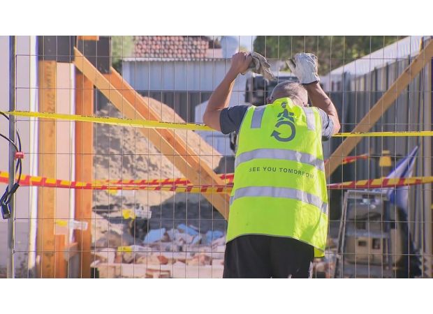Condolences for the death of a father in Perth due to a wall collapse.