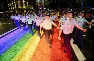 NSW Police can now participate in Sydney Mardi Gras parade after vote.