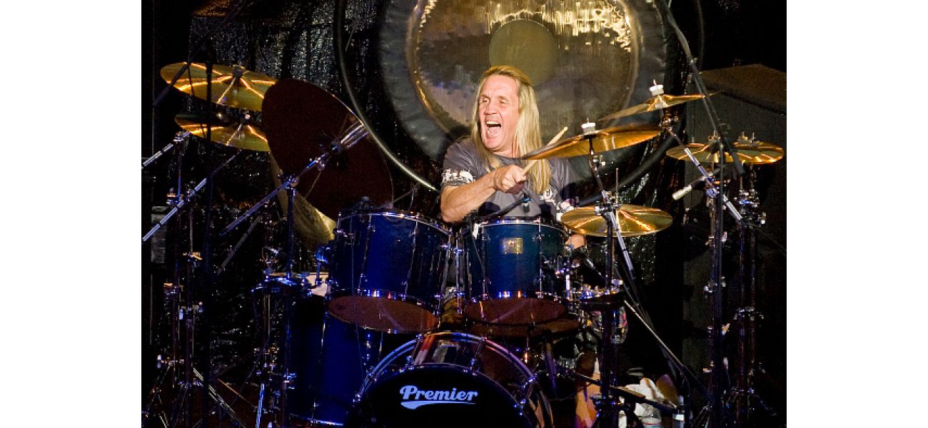 A member of a famous 70s rock group surprises fans by announcing his final performance.