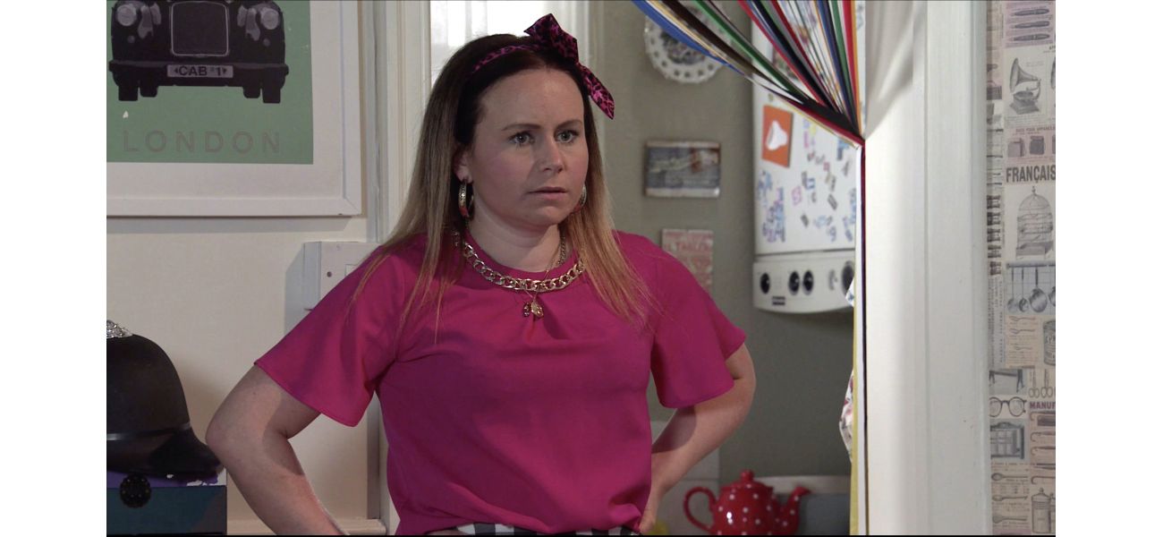 A well-known character in Coronation Street comes back to find out about a surprising death.