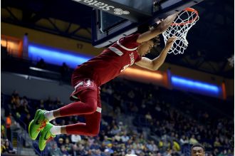 Stanford dominates Cal in road victory led by Maxime Raynaud.