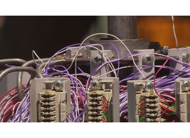 Hundreds of homes in South Australia are without internet due to theft of copper wiring.