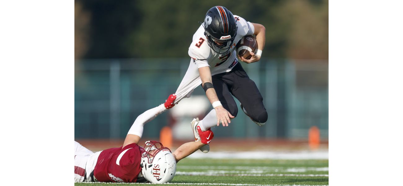 Two touchdowns each from Bamdad and Palmer were not enough to secure the NorCal 6-A title for SHP against Summerville.