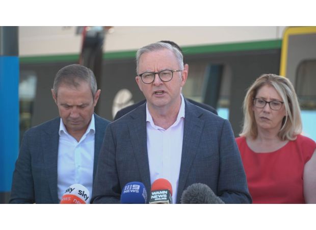 PM denies Netanyahu's accusations about Melbourne synagogue attack.