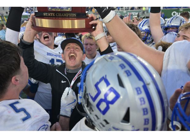Broomfield makes an impressive comeback to defeat Montrose and win their sixth Class 4A football championship.
