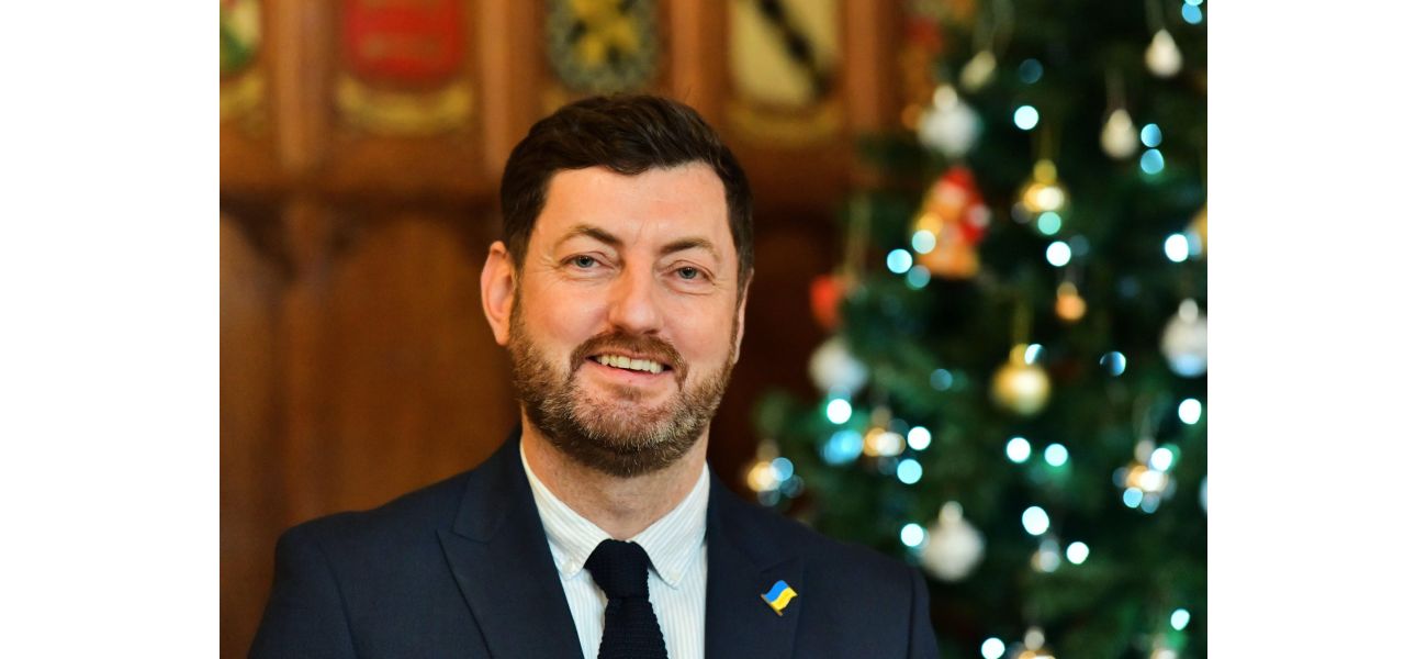 City council leader suspended for inappropriate messages sent to Ukrainian refugees.