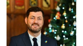 City council leader suspended for inappropriate messages sent to Ukrainian refugees.