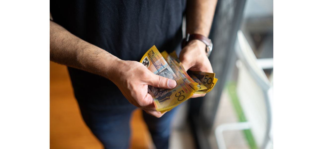 The typical Australian employee's weekly salary.