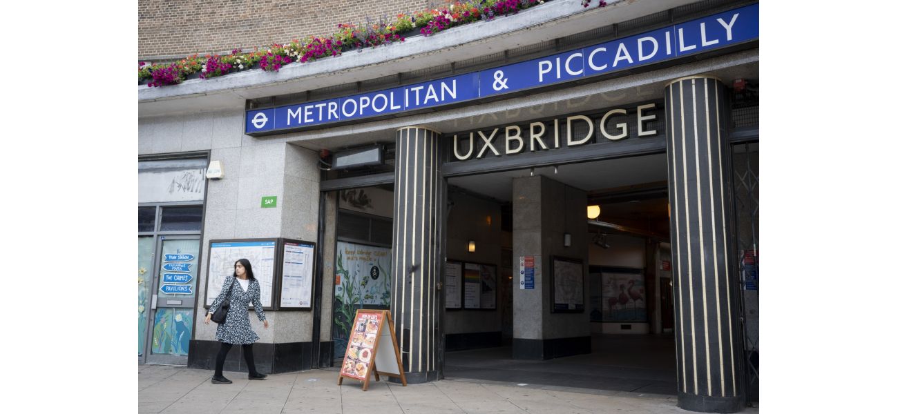London subway line closed for 2nd week due to leaves on tracks.
