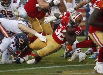 See images of the San Francisco 49ers dominating the Chicago Bears in their 38-13 victory.